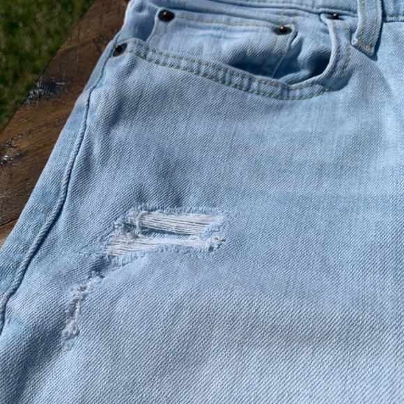 Hollister: Men's Destressed Jean Shorts - Picture 6 of 7